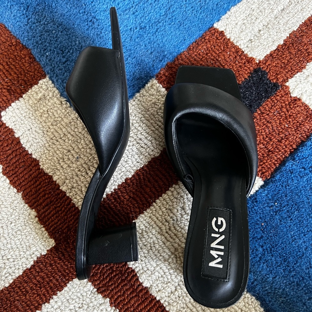 Mango Black Mules Sleek Design